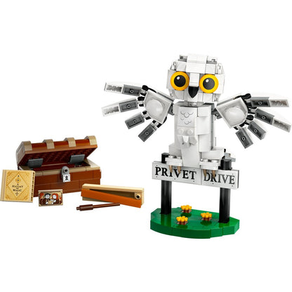 LEGO Harry Potter Hedwig at 4 Privet Drive - 76425